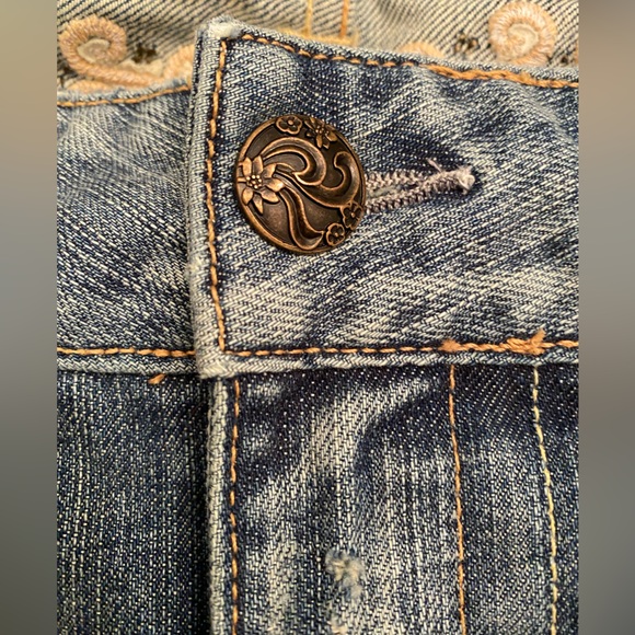 EUC Guess Premium Size 31 Embroidered and Distressed Bootcut Jeans - Picture 6 of 15